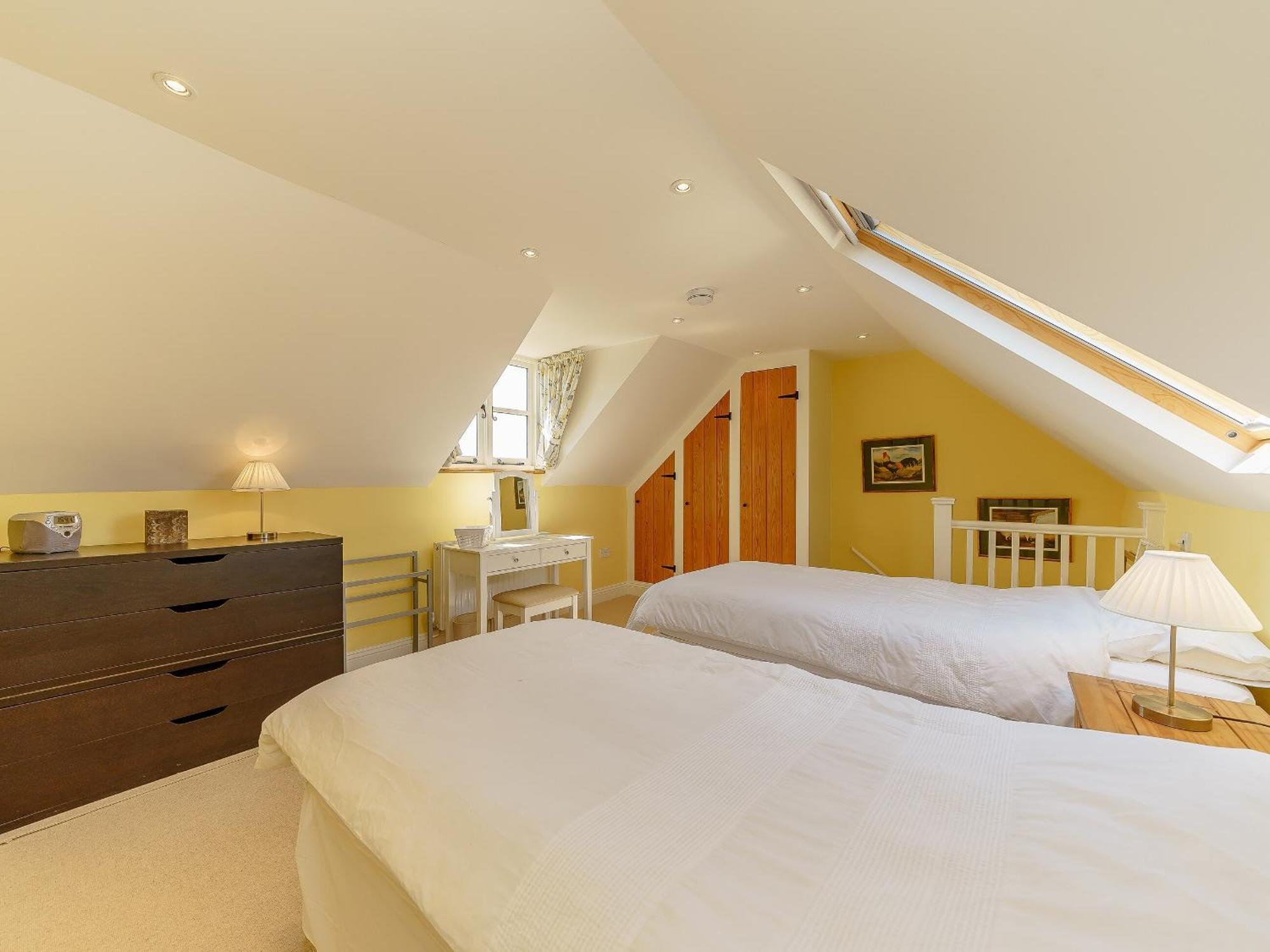The Clock House Villa Bisley  Екстериор снимка