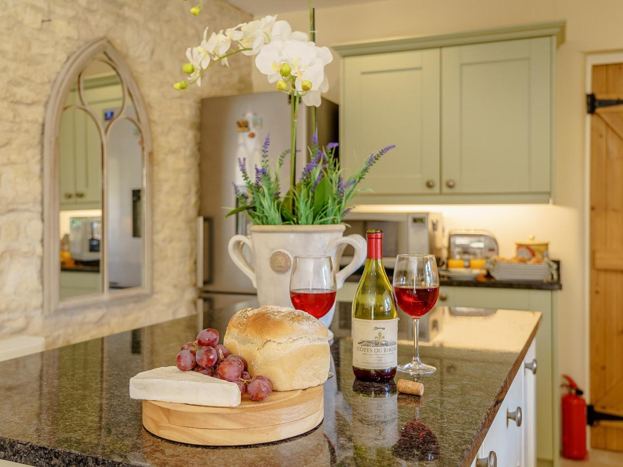 The Clock House Villa Bisley  Екстериор снимка